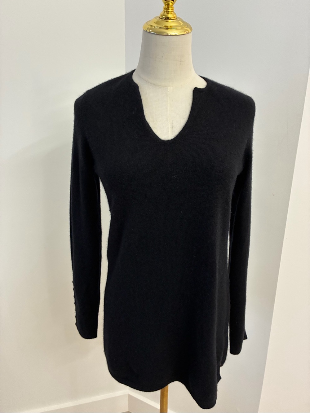 Sutton Studio Black V-Notch Long Sleeve Knit Tunic